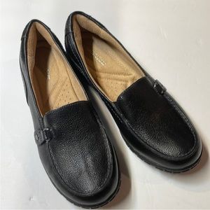 Naturalizer women size 8 black loafers
